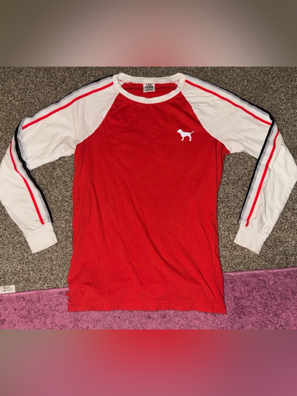 VS Pink Long sleeve tee.